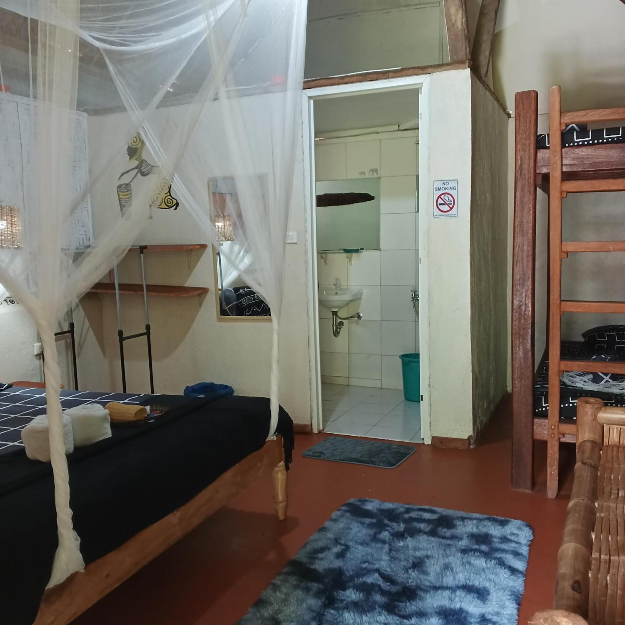 Hotel Two Crazy Monkeys à Bakhawan Extérieur photo