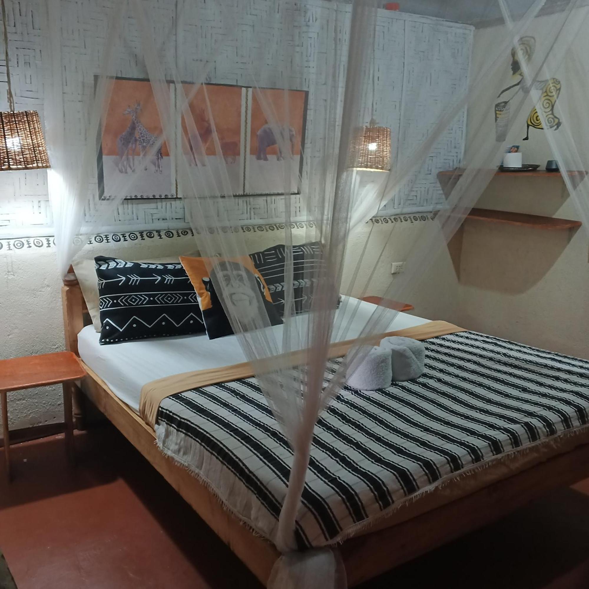 Hotel Two Crazy Monkeys à Bakhawan Extérieur photo